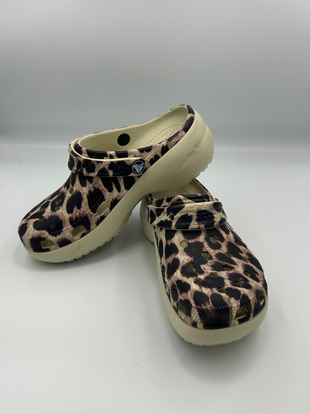 Crocs Classic Platform Leopard Print Clogs Bone / Black Women's Size 6